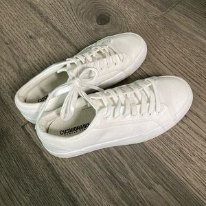 Only worn 2-3 times!! Great Shape!!